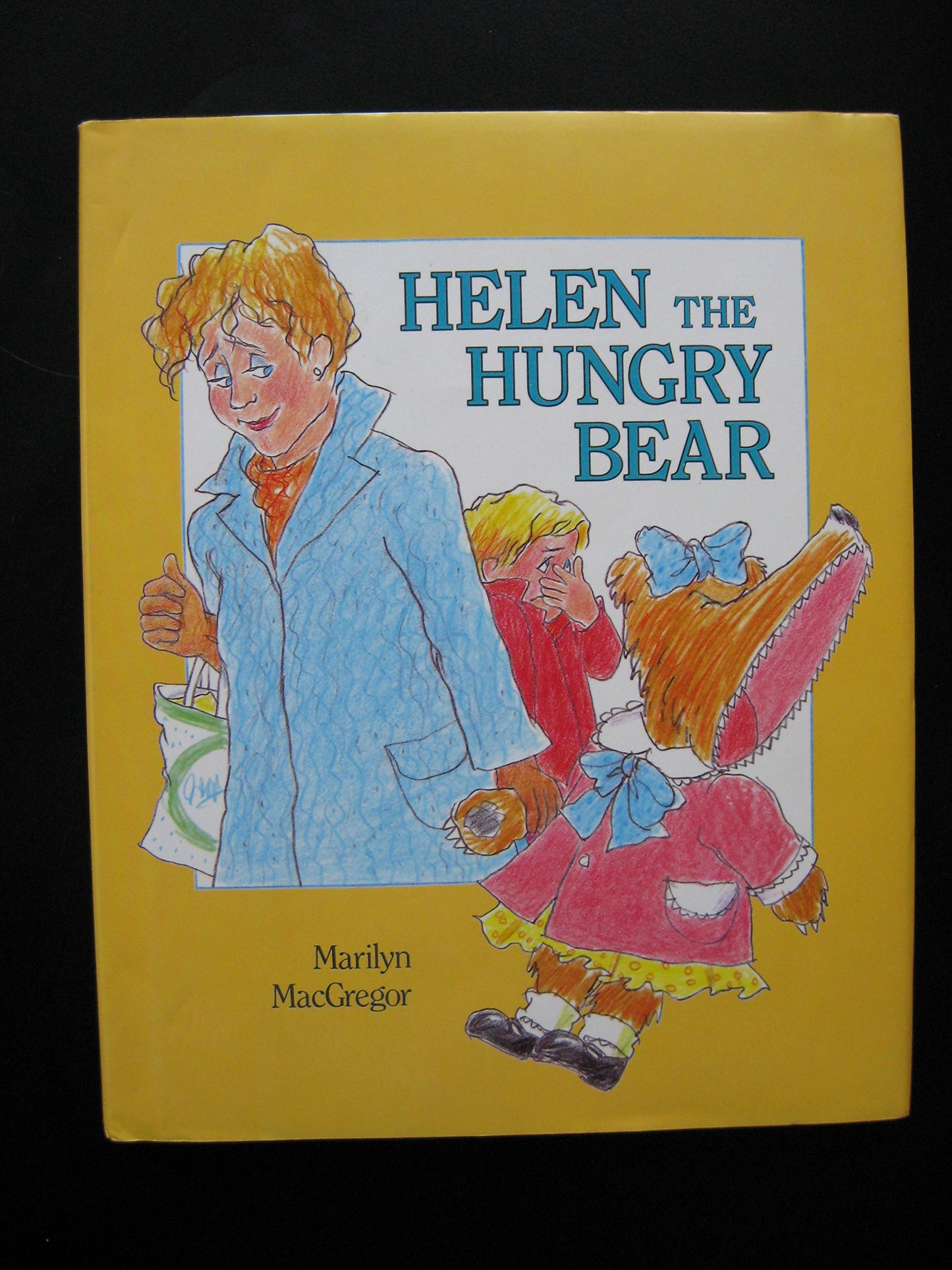 Helen the Hungry Bear - 4728