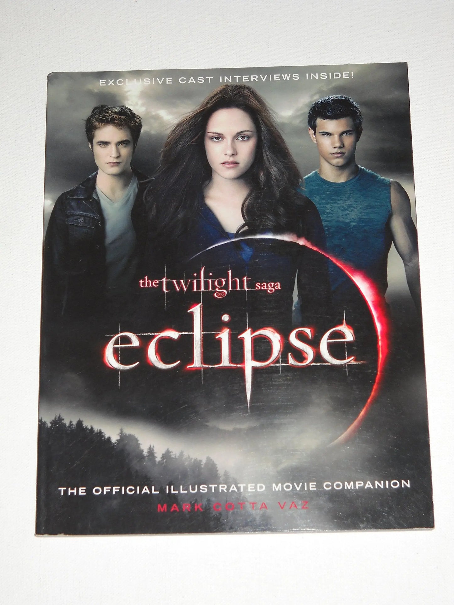 The Twilight Saga Eclipse: The Official Illustrated Movie Companion The Happy Book Stack