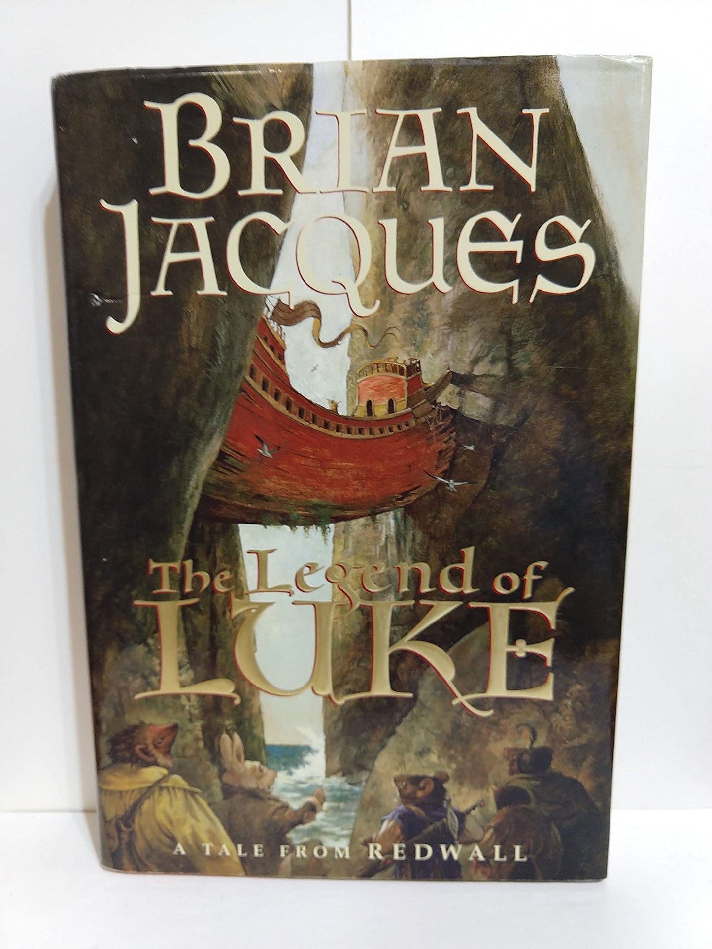 The Legend of Luke: A Tale from Redwall (Redwall, Book 12) The Happy Book Stack