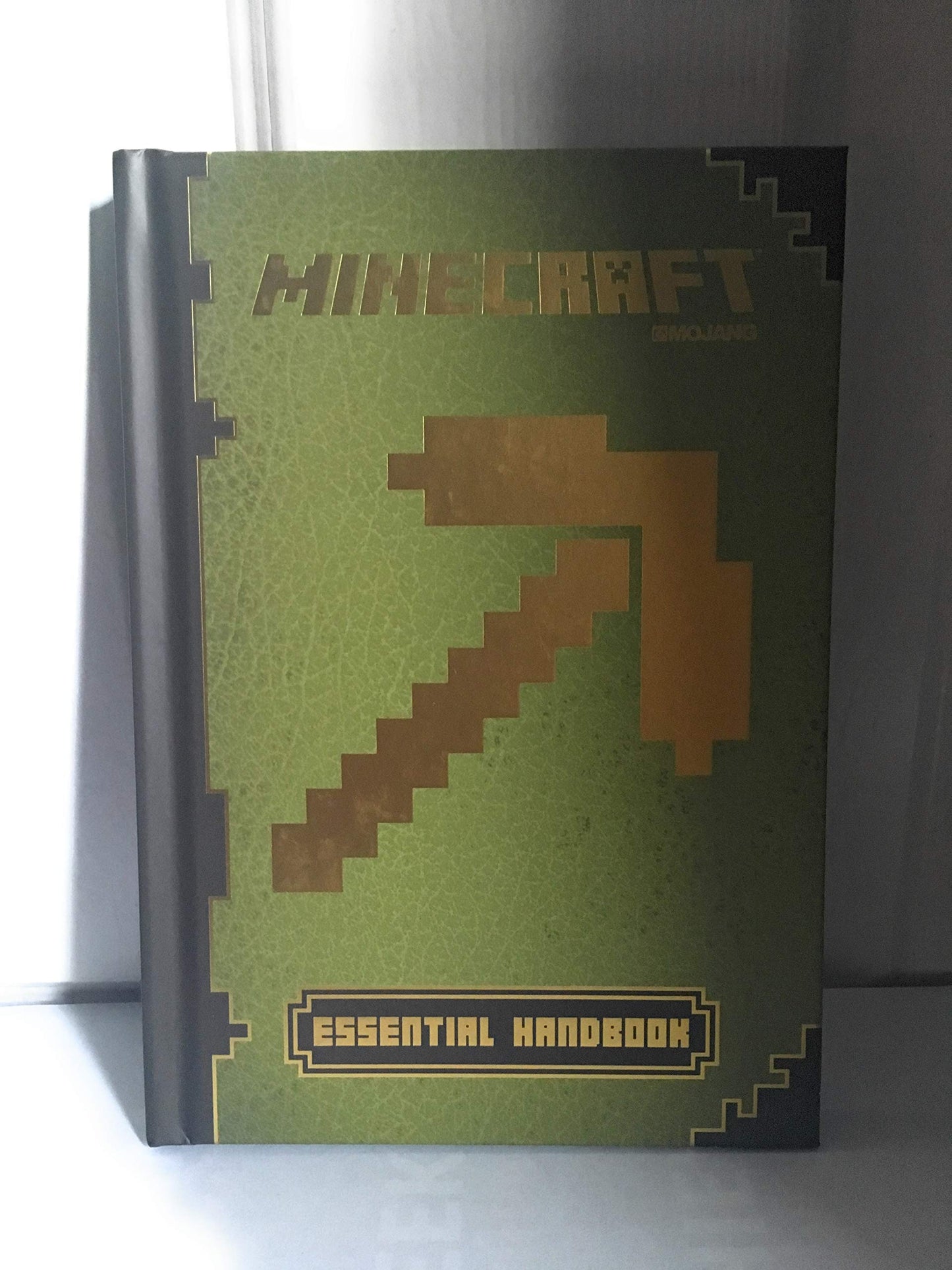 Minecraft: Essential Handbook The Happy Book Stack