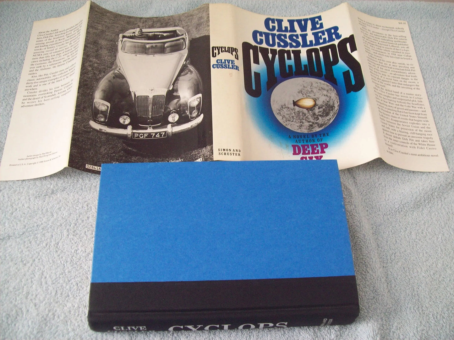 Cyclops The Happy Book Stack