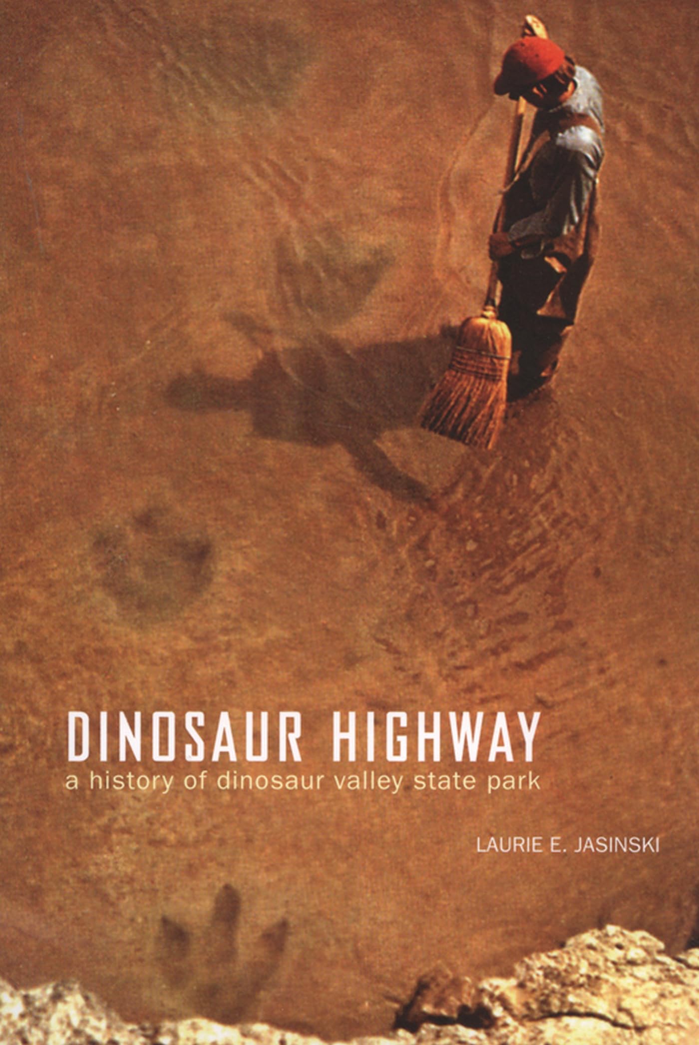 Dinosaur Highway: A History of Dinosaur Valley State Park (Chisholm Trail Series) (Volume 23) The Happy Book Stack