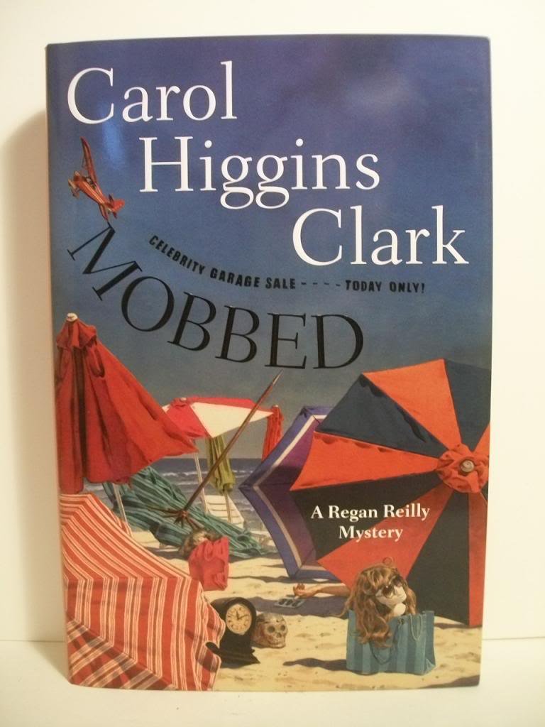 Mobbed: A Regan Reilly Mystery (Regan Reilly Mysteries) The Happy Book Stack