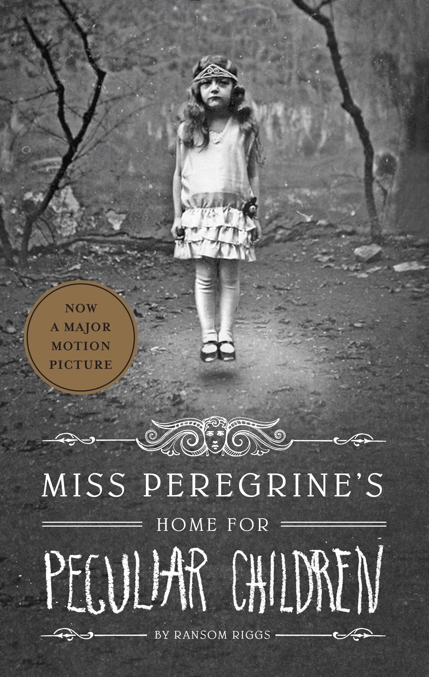 Miss Peregrine's Home for Peculiar Children (Miss Peregrine's Peculiar Children) - 3908