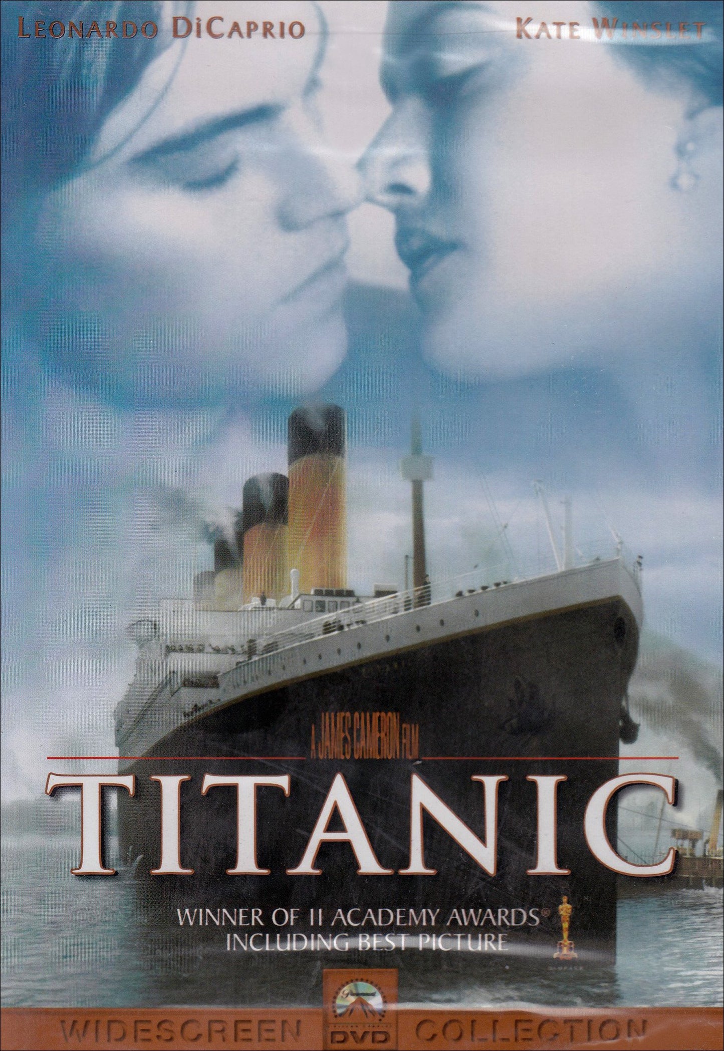 Titanic The Happy Book Stack