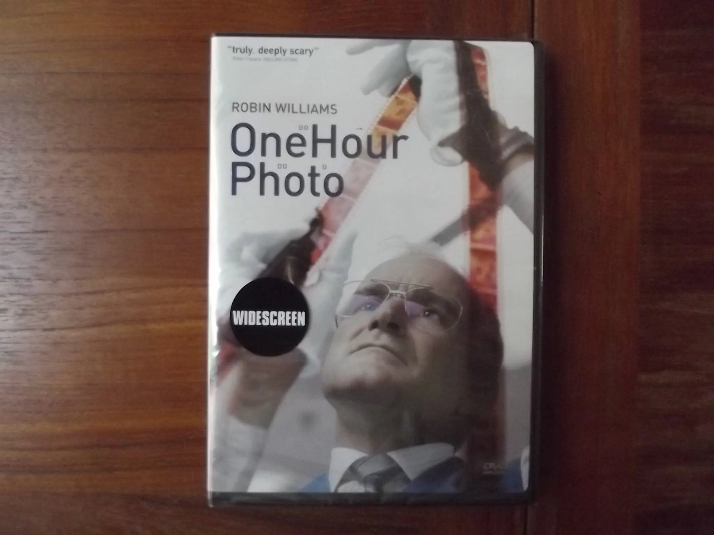 One Hour Photo (Widescreen Edition) The Happy Book Stack