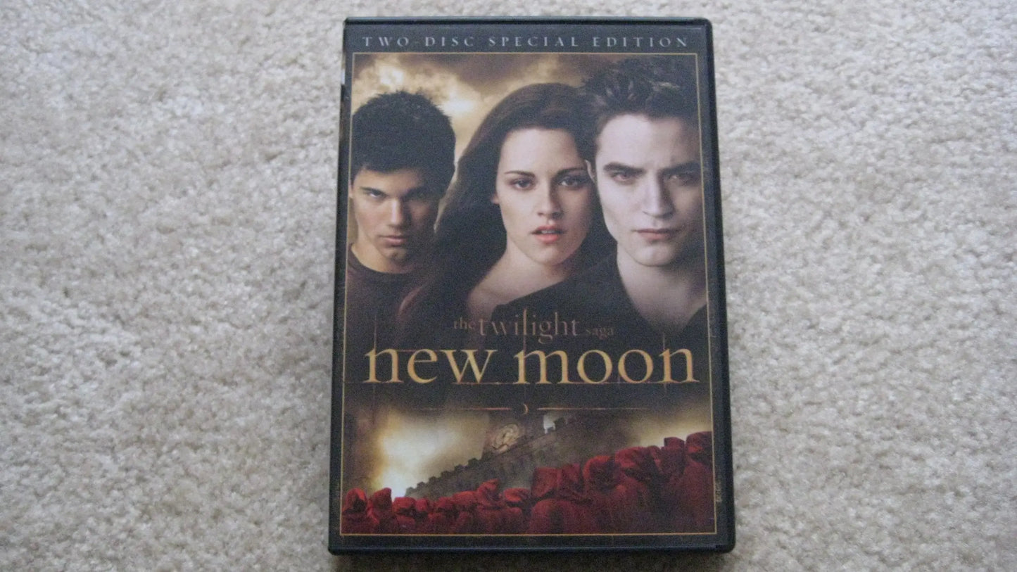 The Twilight Saga: New Moon (Two-Disc Special Edition) The Happy Book Stack