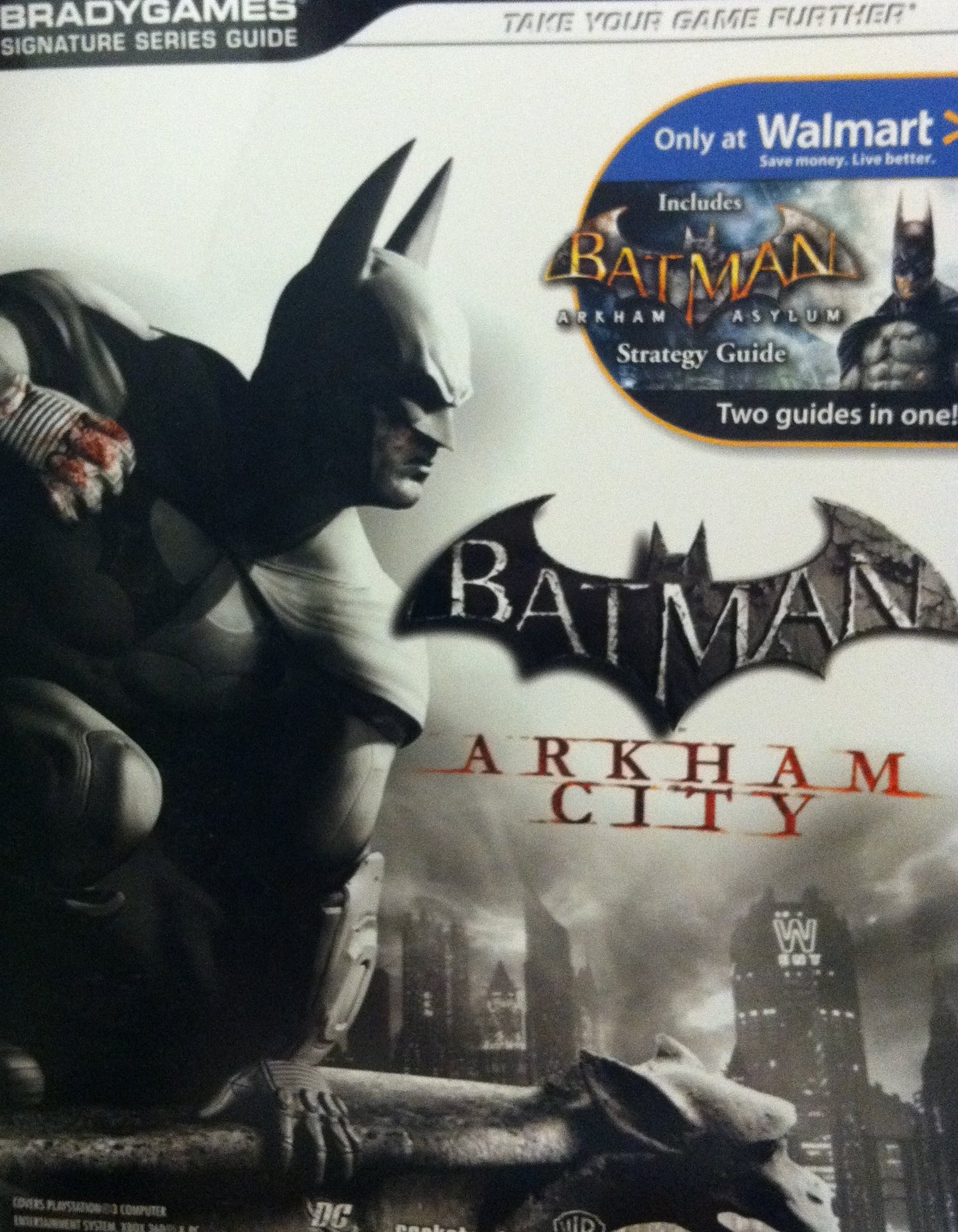 Batman: Arkham City / Includes Batman Arkham Asylum - Two Guides in One! (BradyGames Signature Series Guide) by Michael Lummis (2011-05-03) - 9365