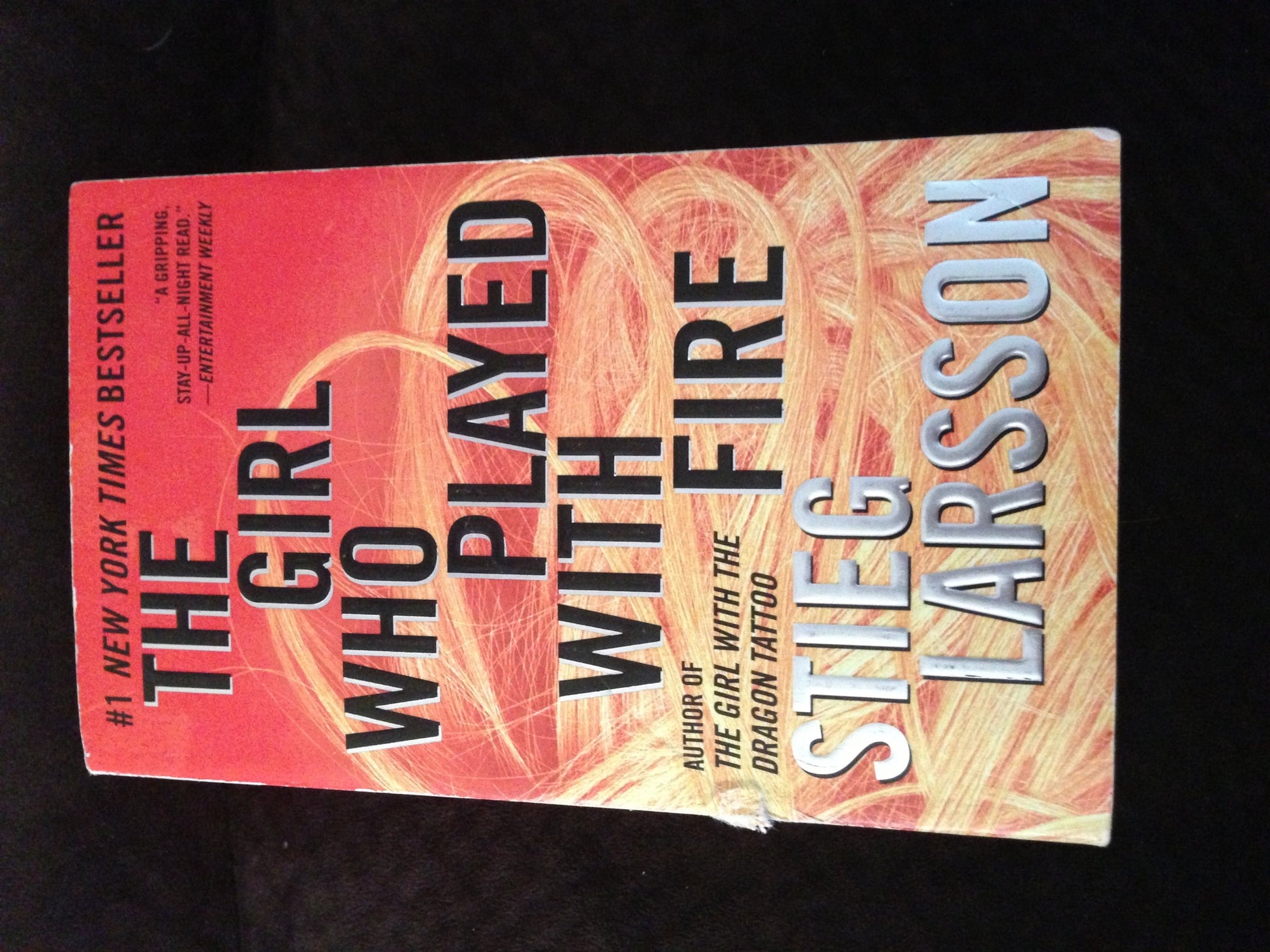 The Girl Who Played with Fire (Millennium Trilogy, No 2) The Happy Book Stack