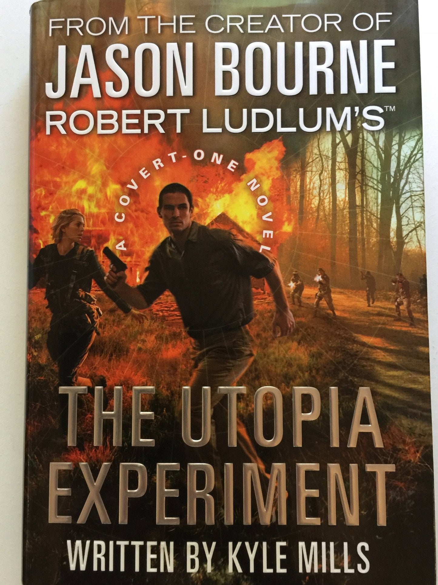Robert Ludlum's (TM) The Utopia Experiment (Covert-One Series, 10) The Happy Book Stack