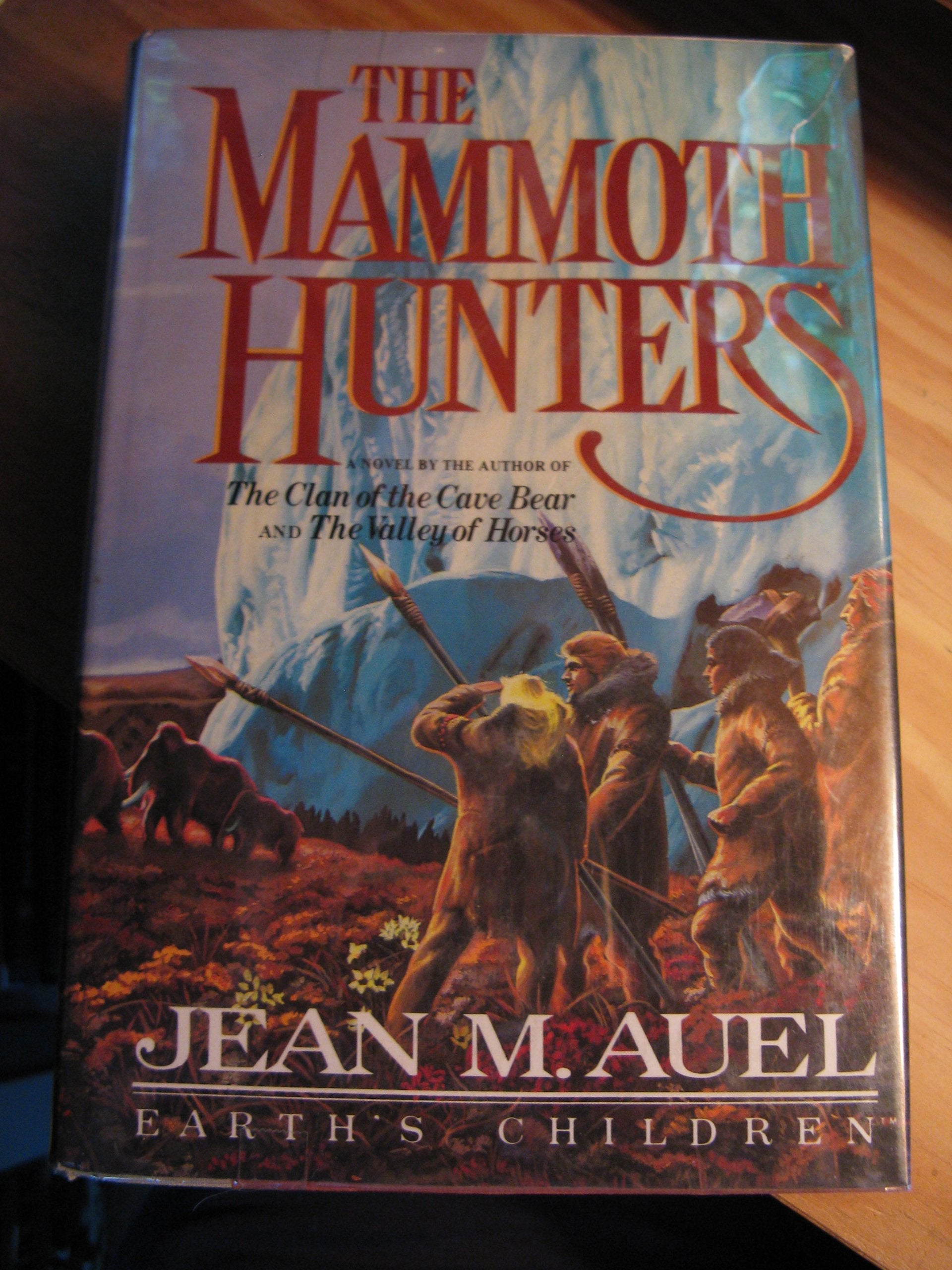 The Mammoth Hunters-Earth's Children The Happy Book Stack