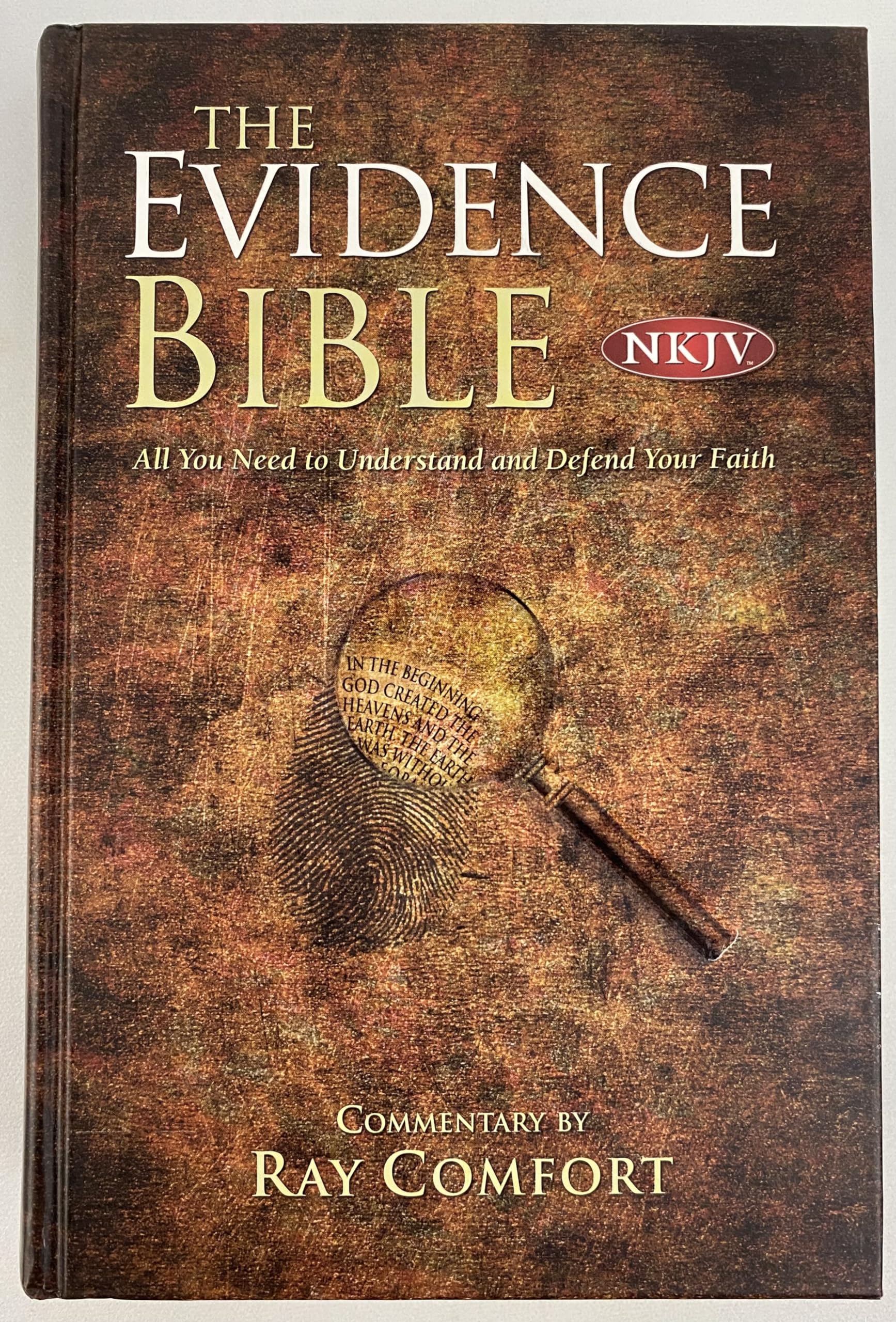 NKJV Complete Evidence Study Bible: All You Need to Understand and Defend Your Faith The Happy Book Stack