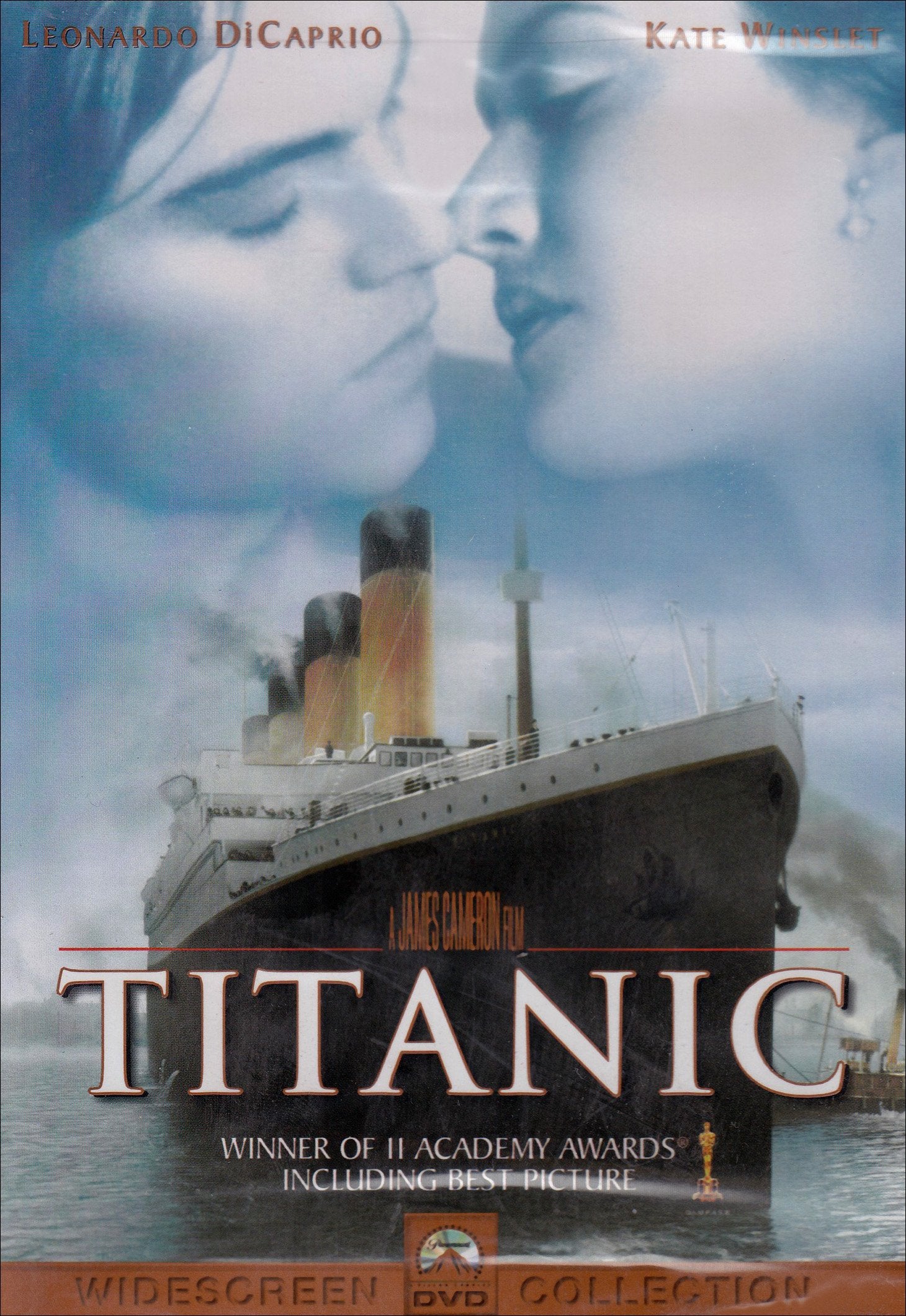 Titanic The Happy Book Stack